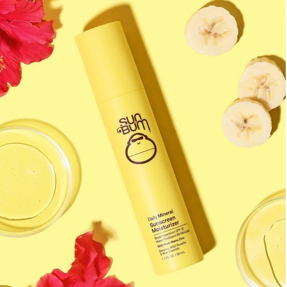 SUN BUM SPF 30 Daily Mineral Sunscreen Moisturizer - Picture 3 of 5